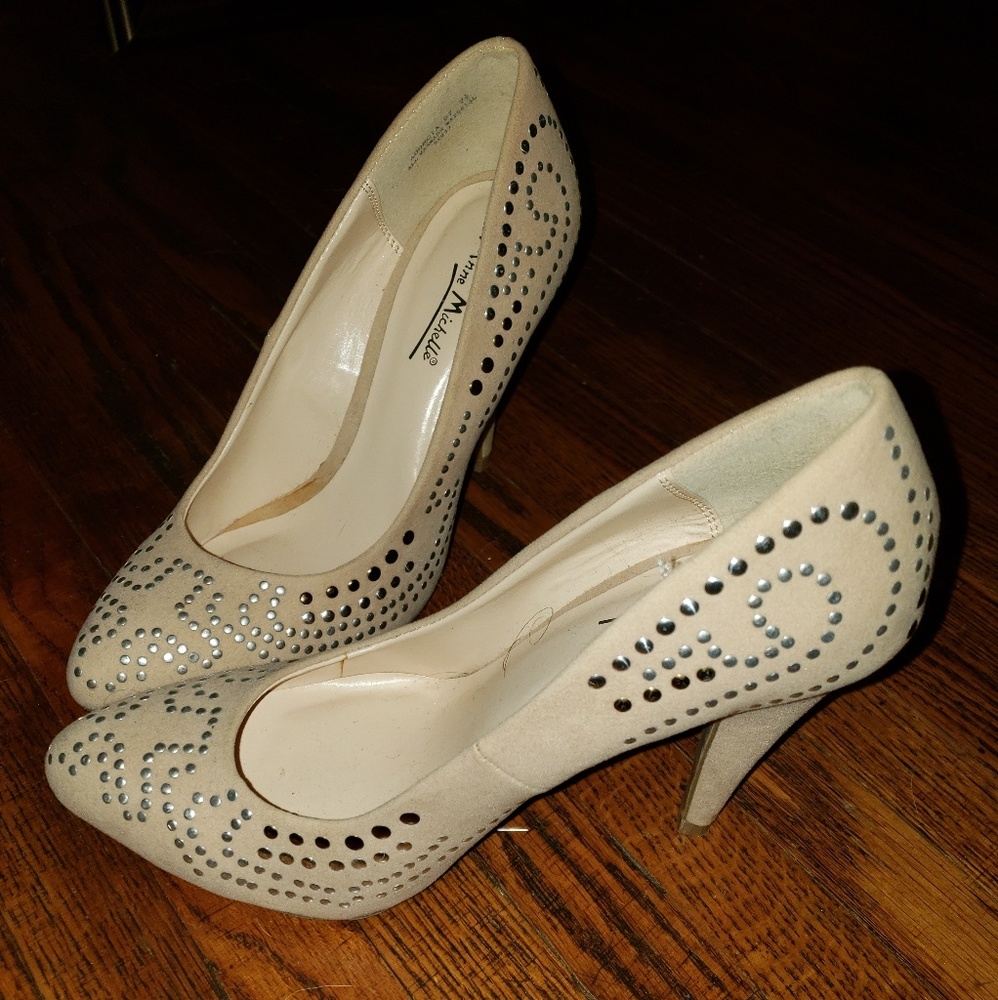 Anne Michelle suede pumps